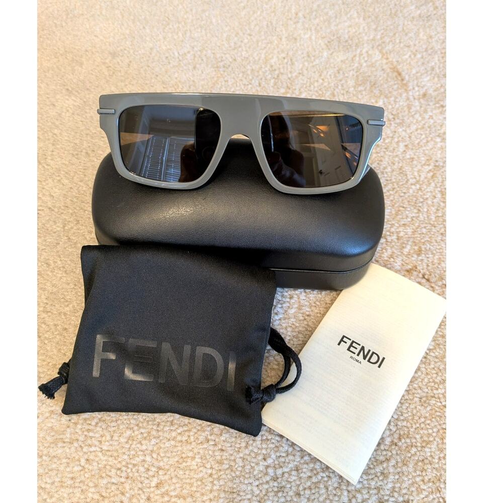 Fendi Fendigraphy Sunglasses